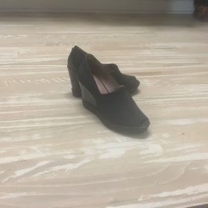 Donald Pliner Patton leather pumps